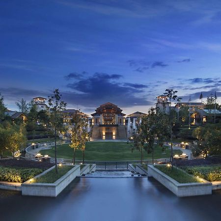 Hilton Wuhan Optics Valley Exterior foto