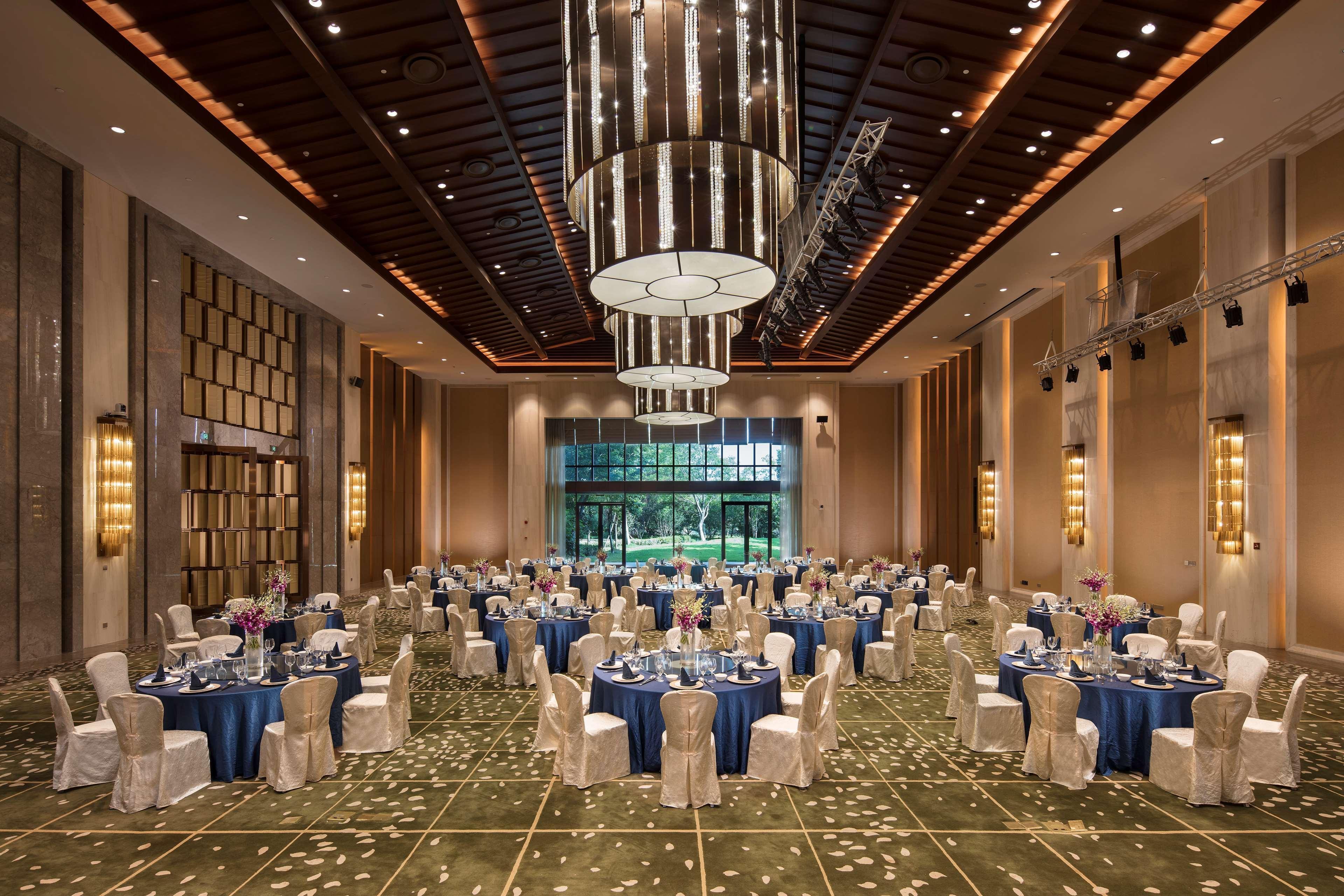 Hilton Wuhan Optics Valley Exterior foto