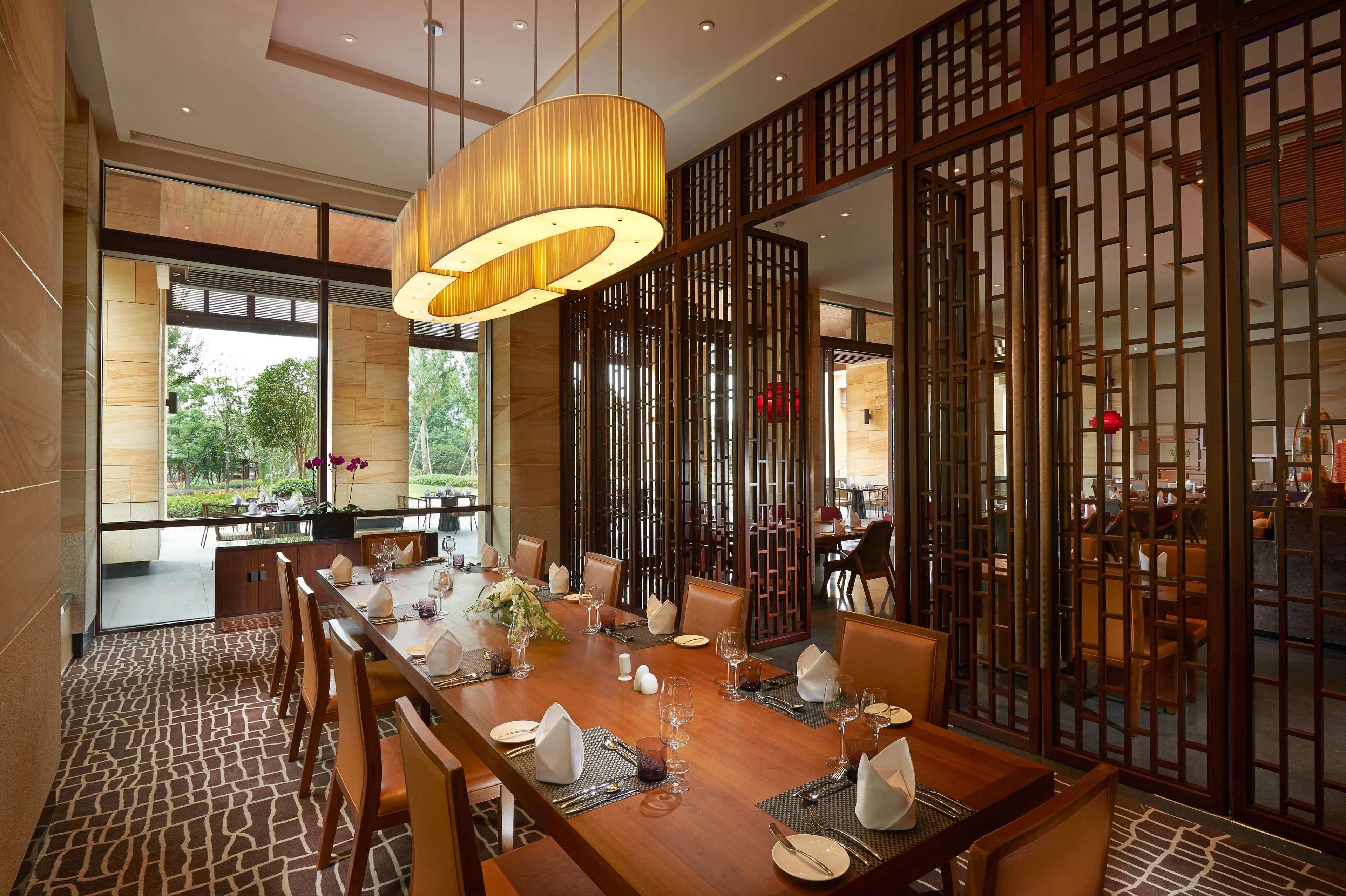 Hilton Wuhan Optics Valley Exterior foto