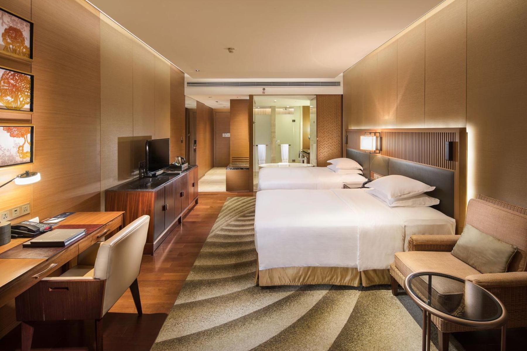 Hilton Wuhan Optics Valley Exterior foto