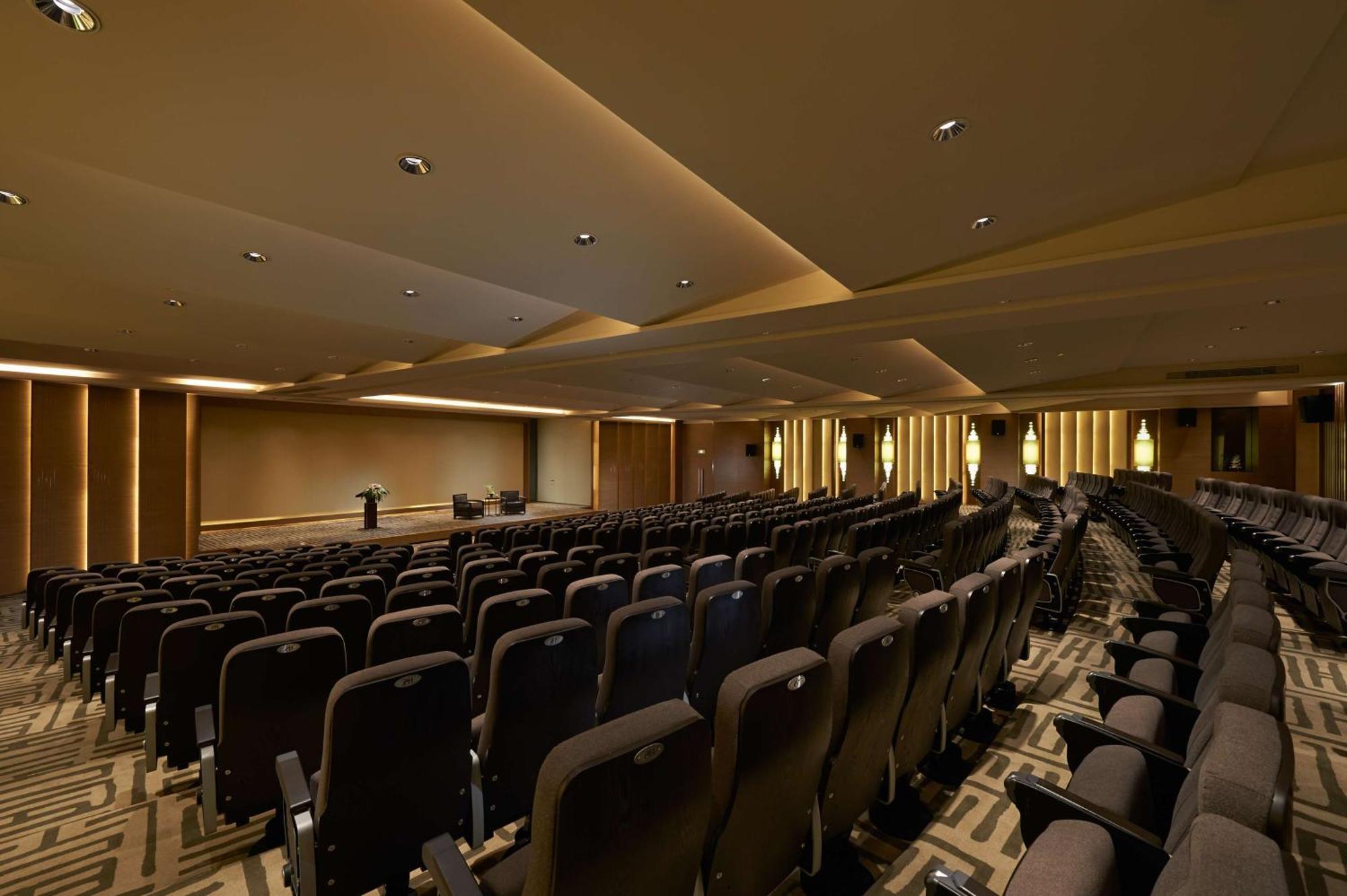 Hilton Wuhan Optics Valley Exterior foto